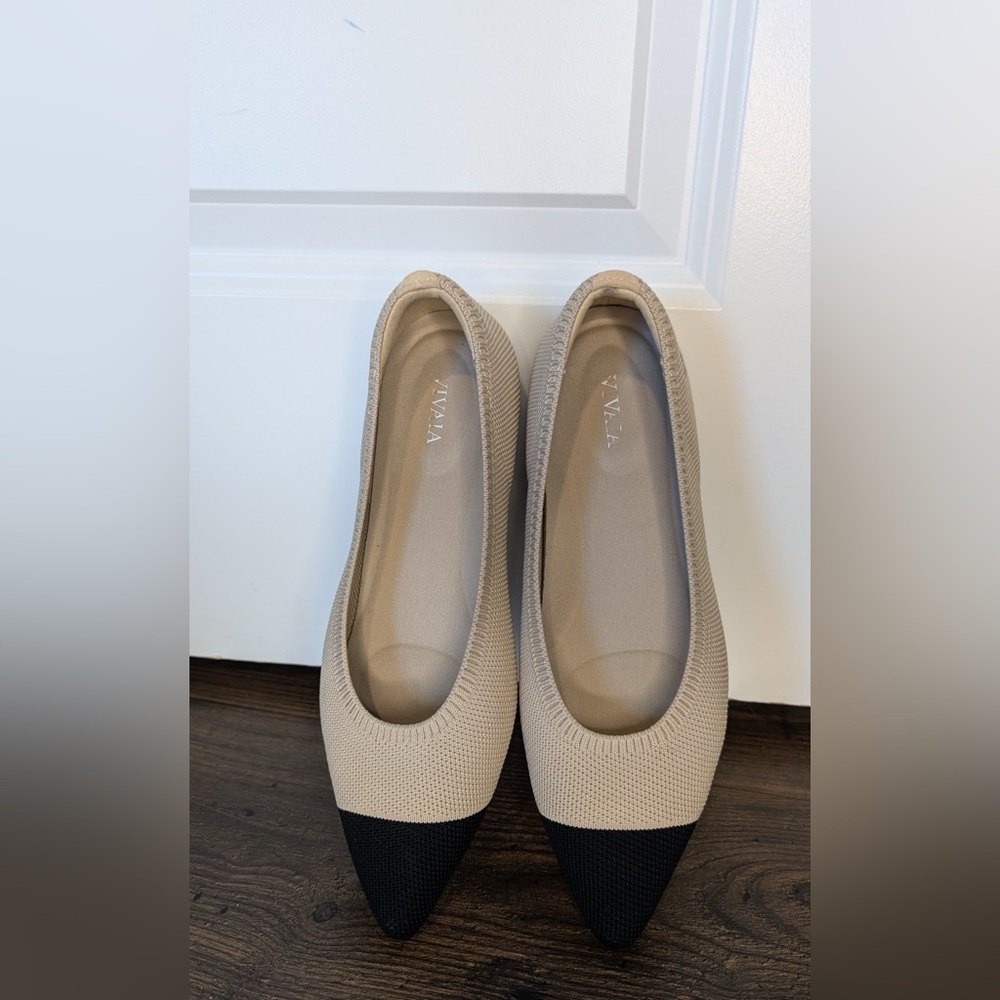 Vivaia Pointed-Toe Ballet Flats Almond and Black Size 38 EU - Picture 2 of 14